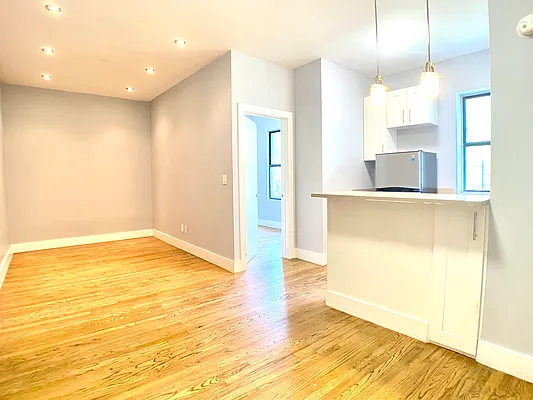 Rented by Bohemia Realty Group | media 7