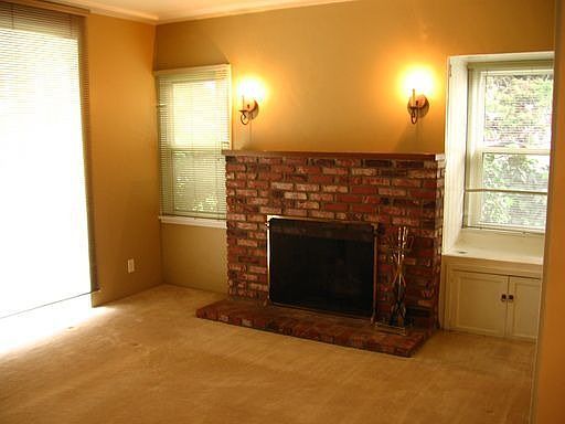 4th image of 210 Raymond Ave
