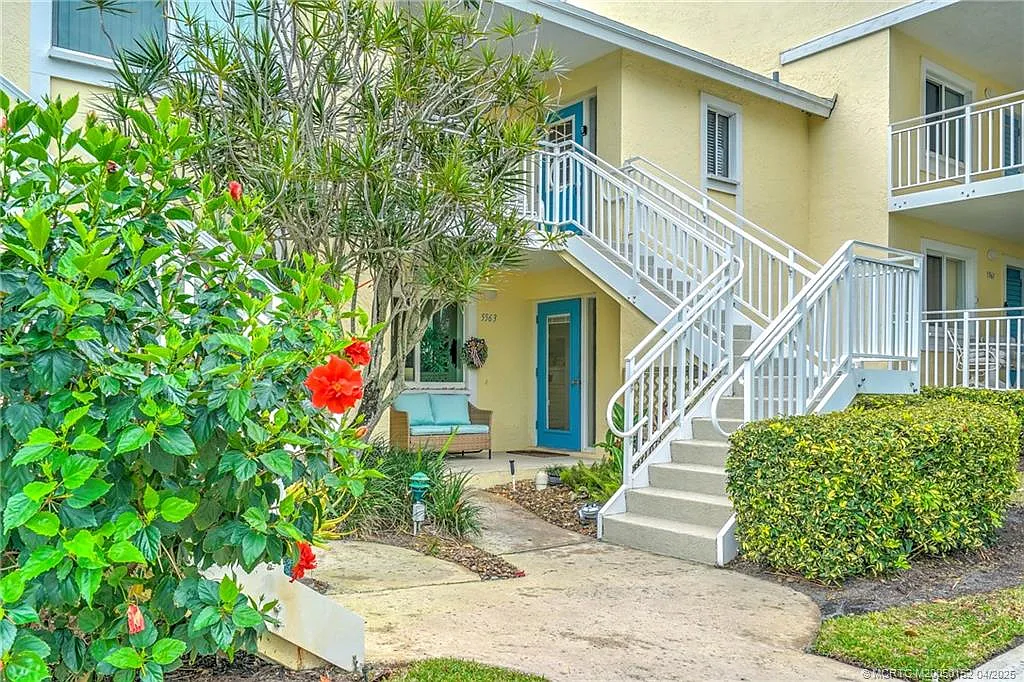 2 bed, 2.0 bath, 873 sqft, $1,800 — Photo 2