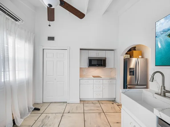 111 E Ridge Rd, Plantation Key, FL 33036