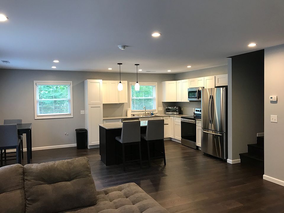 2nd image of 191 Jameson Rd