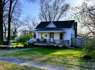 107 N 1st St, Elkville, IL 62932