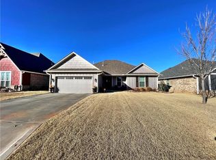 1712 Regency Ct, Shawnee, OK 74804