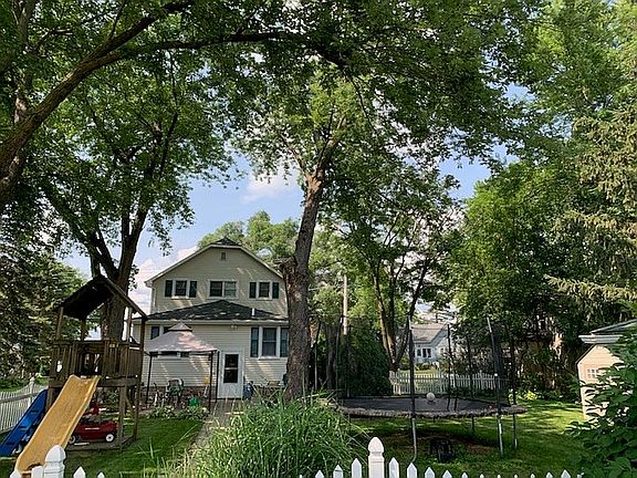4th image of 210 E Taylor St
