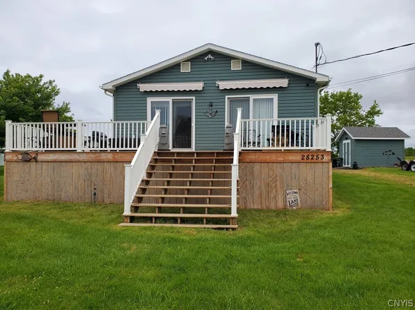28253 Stony Point Rd, Cape Vincent, NY 13618