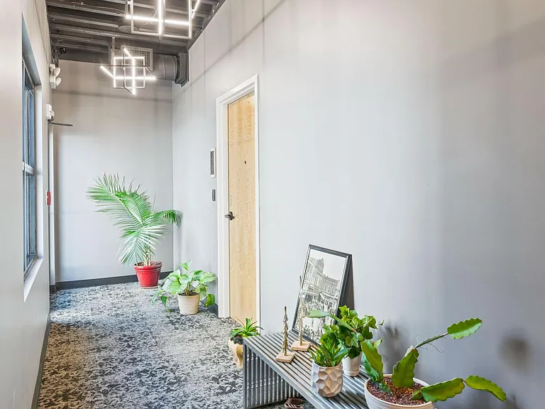 125 E Prince St #203 — Photo 2