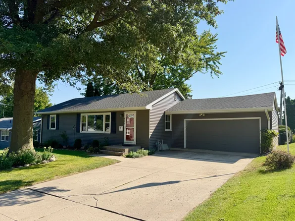 608 E 15th St S, Newton, IA 50208