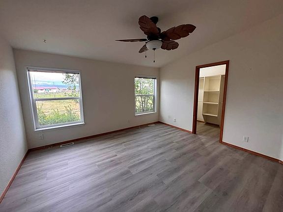 4th image of 31 Bloom Ln
