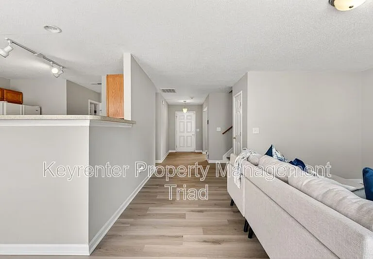 2703 Stafford St — Photo 40