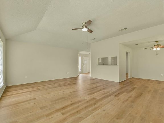 3rd image of 2775 Glen Haven Dr