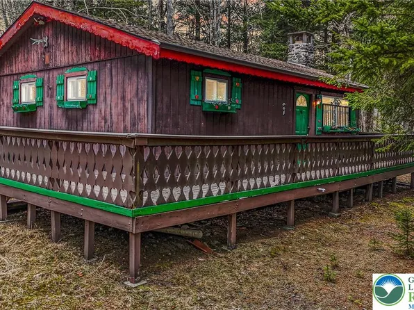 5211 Fir Ln, Pocono Summit, PA 18346