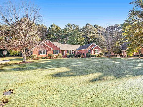 4th image of 1080 Lullwater Cir