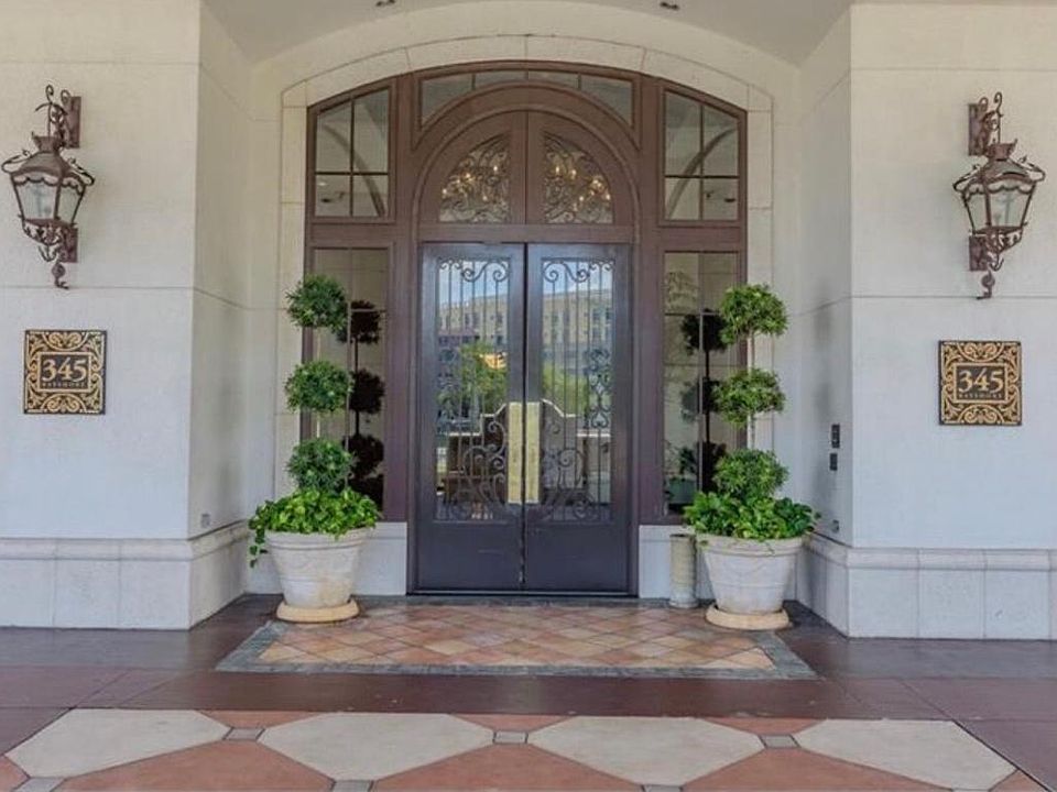 1st image of 345 Bayshore Blvd APT 606