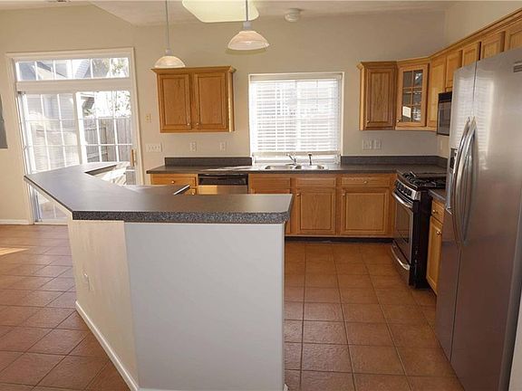 2nd image of 805 Boyle Ct