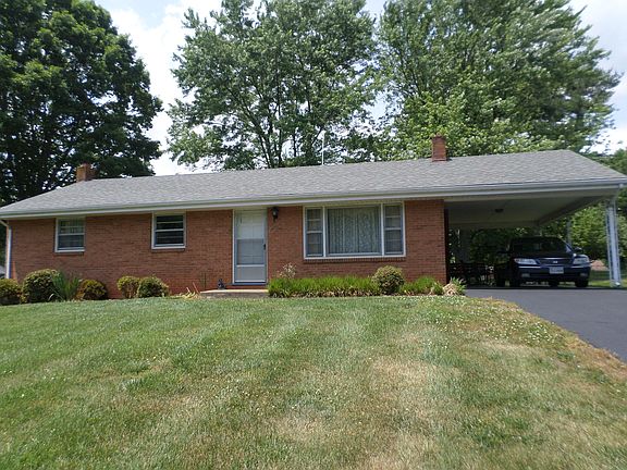 3rd image of 1212 W Hill Dr