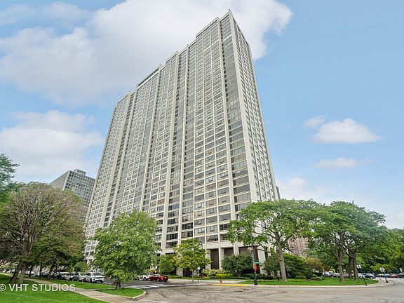 2nd image of 2800 N Lake Shore Dr APT 306