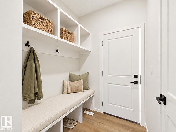 5th image of 119 Hilton Cv