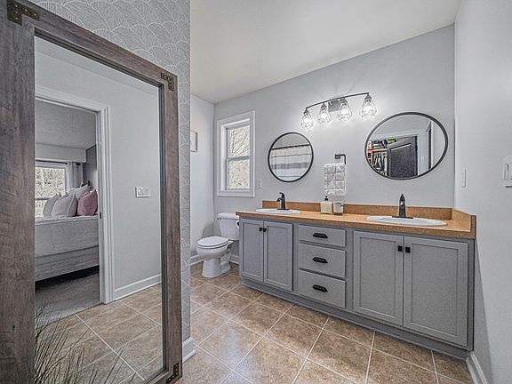 5th image of 6890 Rex Dr NE