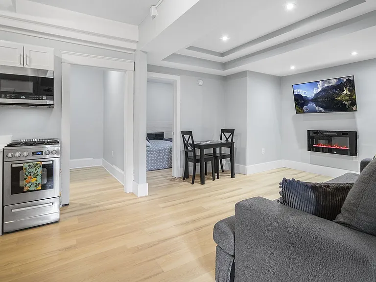 104 Harvard Pl — Photo 189