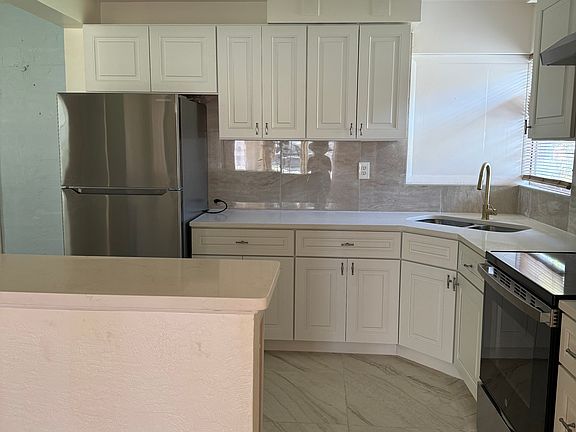 5th image of 710 Orange Ave