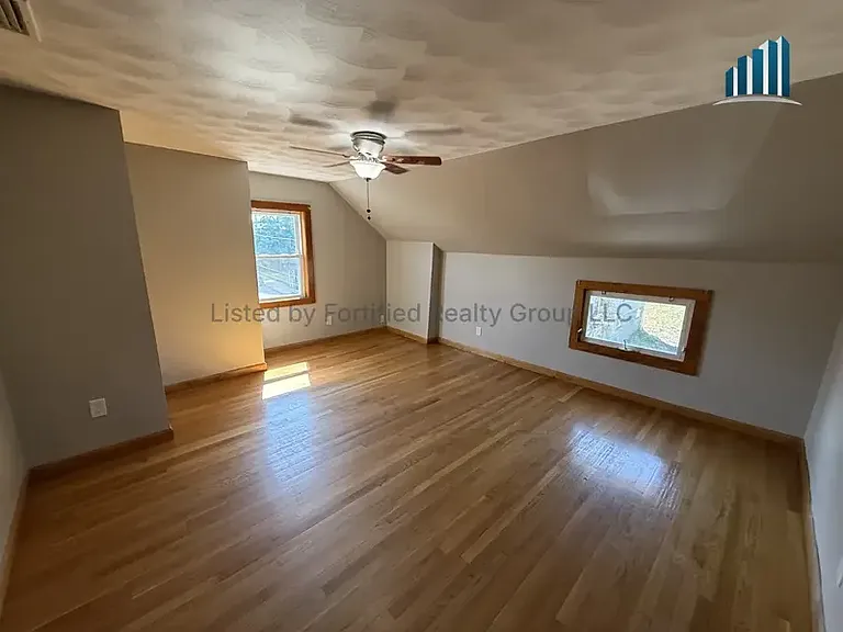 132 Hall St #3 — Photo 1