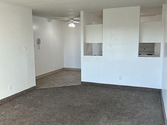 4th image of 21 Berkeley Pl W #529