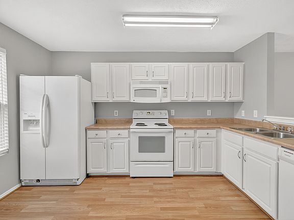 4th image of 1006 Halifax Ln #1