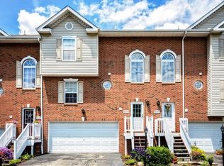 8430 Chris Ln, Pittsburgh, PA 15209