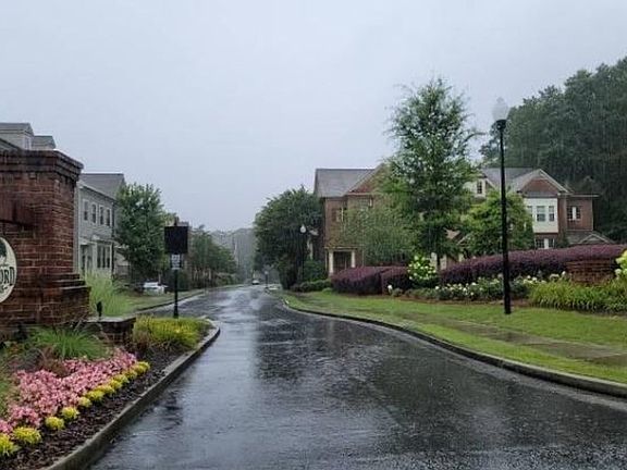 Exterior Neighborhood (street photo)