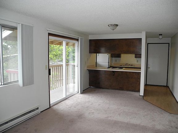 4th image of 101 SE Ely St APT D201