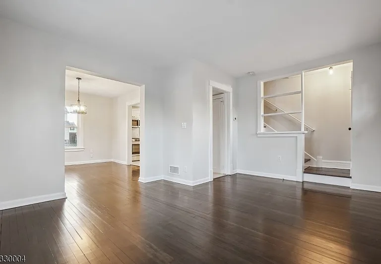 919 Brown Ave — Photo 2
