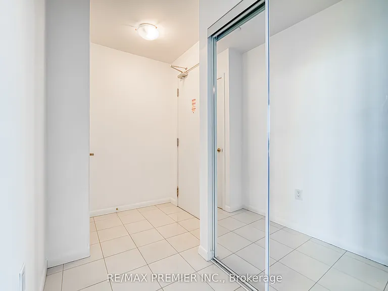 800 Lawrence Ave W #2013 — Photo 6