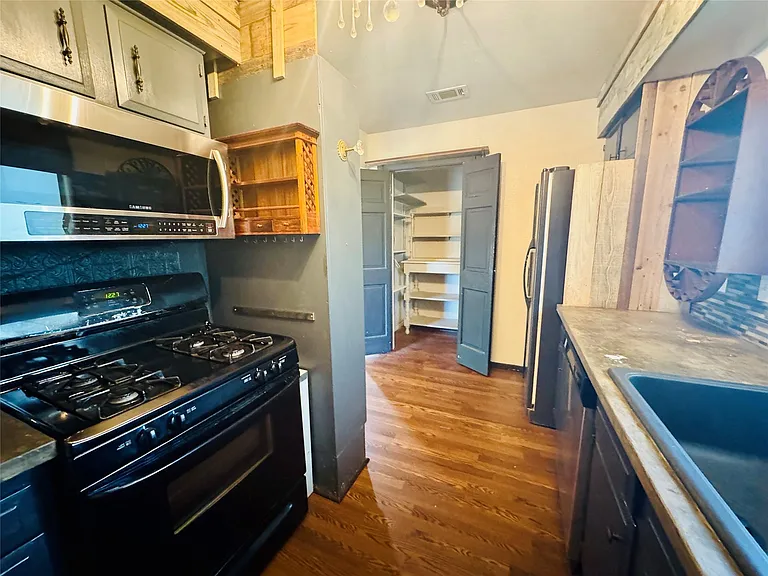 8004 Downing St — Photo 7