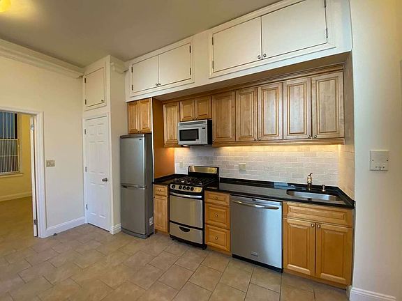 2nd image of 324 W 43rd St #D