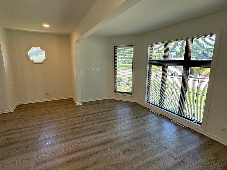 115 N Greenfield Ave — Photo 16