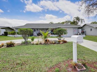 110 Sandpiper Ave, Royal Palm Beach, FL 33411