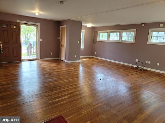 3rd image of 7514 Fisher Dr