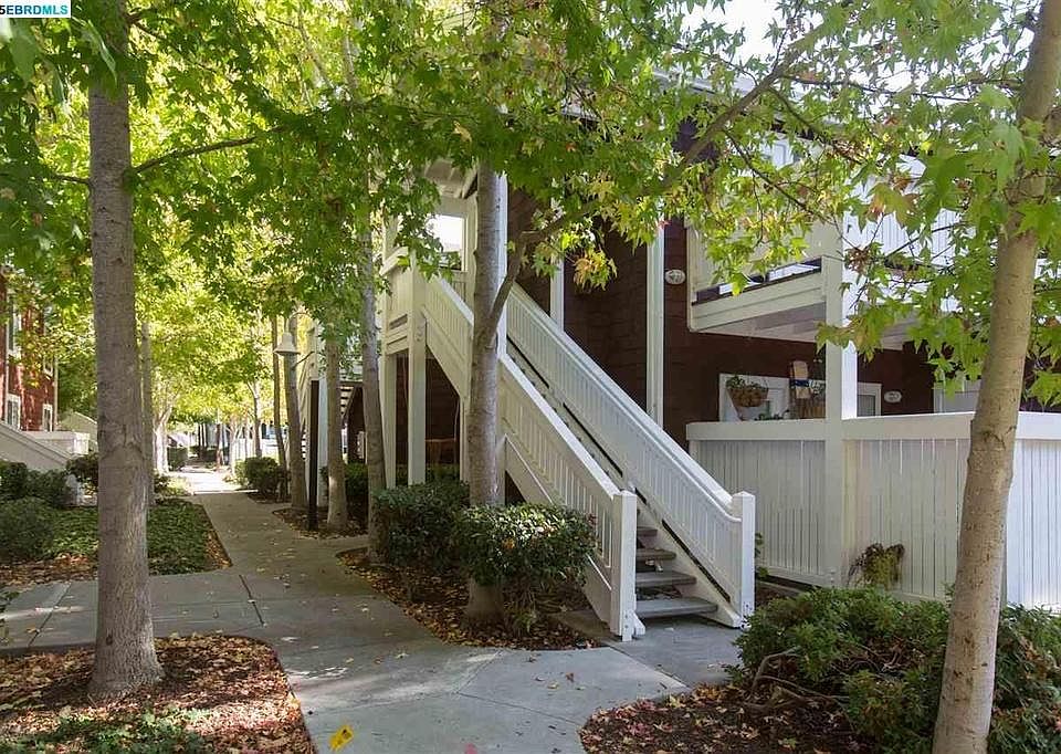 1st image of 198 Marina Lakes Dr