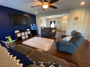 12 Hawthorne Dr, Ashville, OH 43103