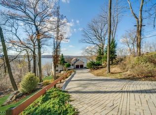 41 Castle Rock Rd, Lake Hopatcong, NJ 07849