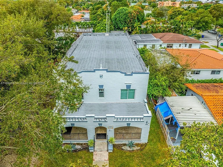 1020 SW 23rd Ave — Photo 28