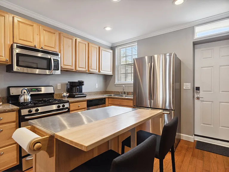 1139 W Cross St #WASHINGTON-VILLAGE — Photo 3