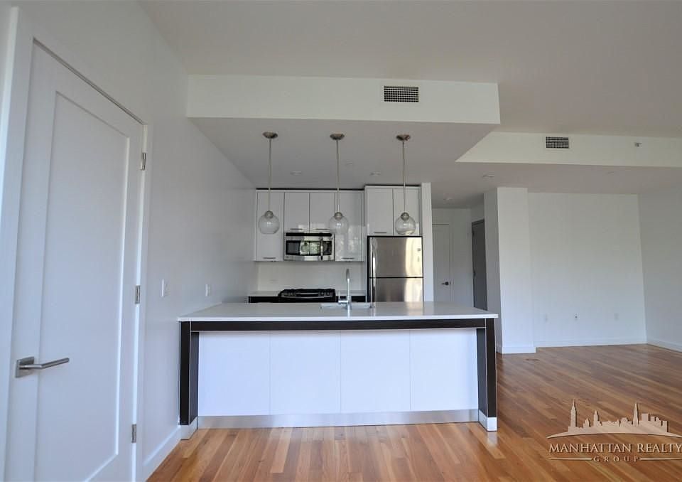 1st image of 10 Saint Pauls Pl APT 2C