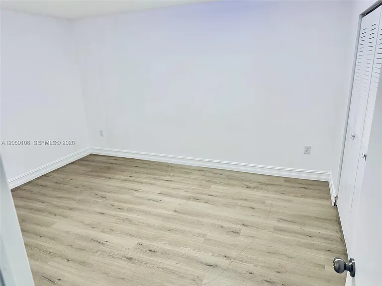 7011 Crown Gate Ct — Photo 5