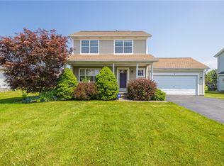 7 Oak Mills Xing, West Henrietta, NY 14586