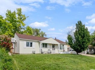30 Airlane Dr, Clearfield, UT 84015