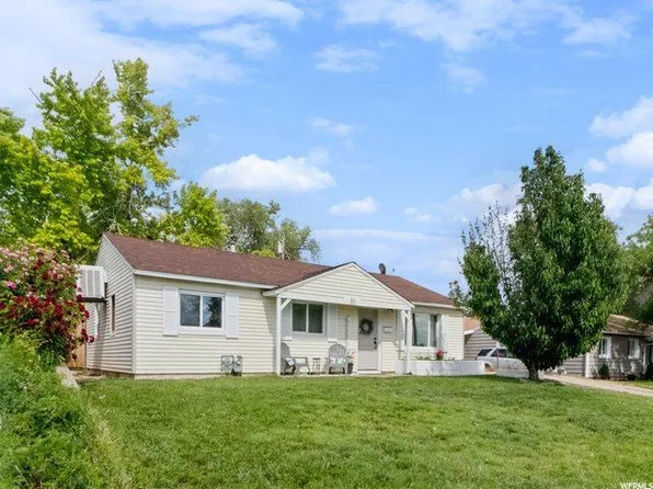 30 Airlane Dr, Clearfield, UT 84015