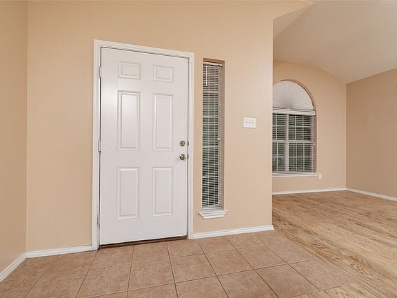 4th image of 4021 Diamond Ridge Dr