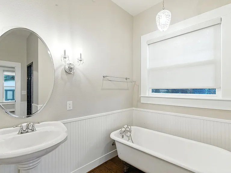 705 S Elm St — Photo 17