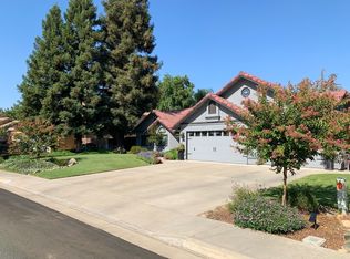 1550 S Exeter Ct, Visalia, CA 93292